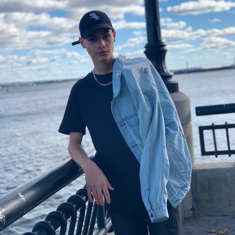 Meet your Posher, Christian